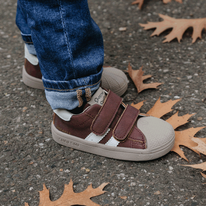 Shoesme dunkelbrauner Sneaker mit Höckerzehe