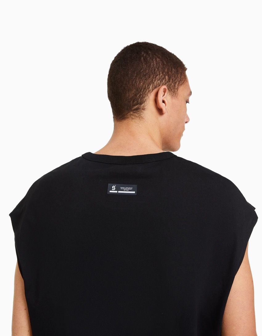 Camiseta oversized sem mangas