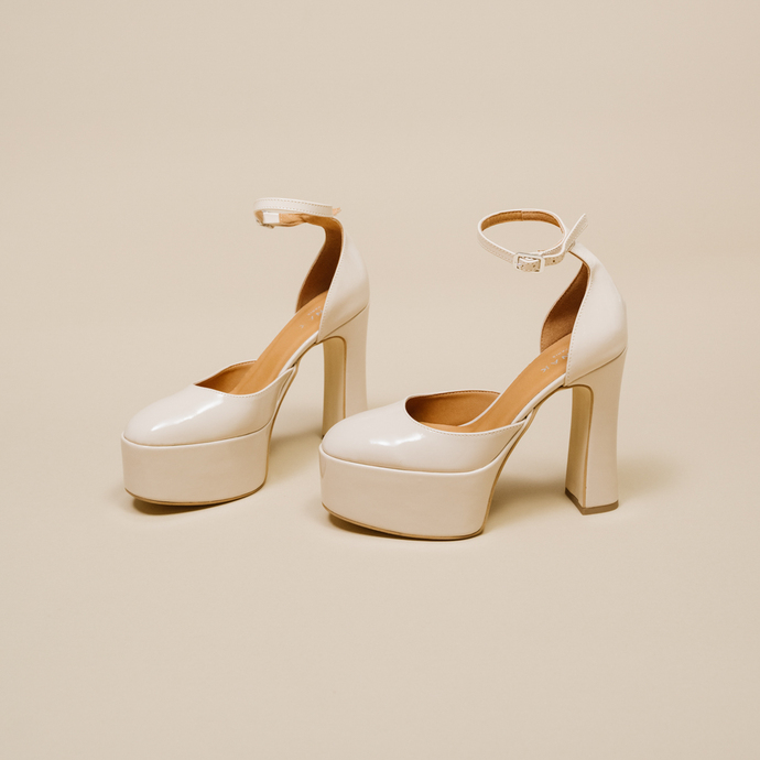 Babies à talons et plateformes  en vernis beige