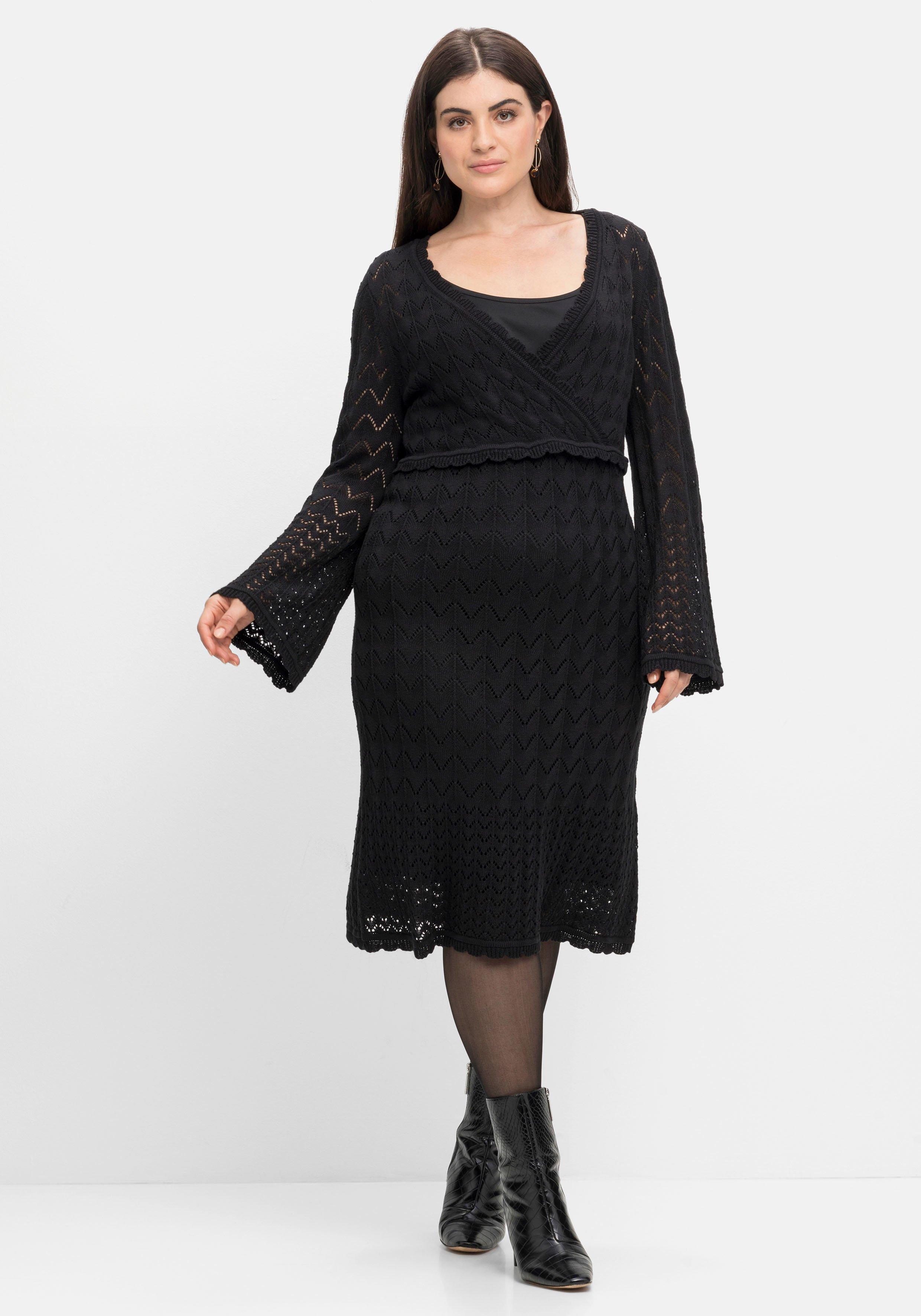 Strickkleid im Ajourmuster und in Wickeloptik