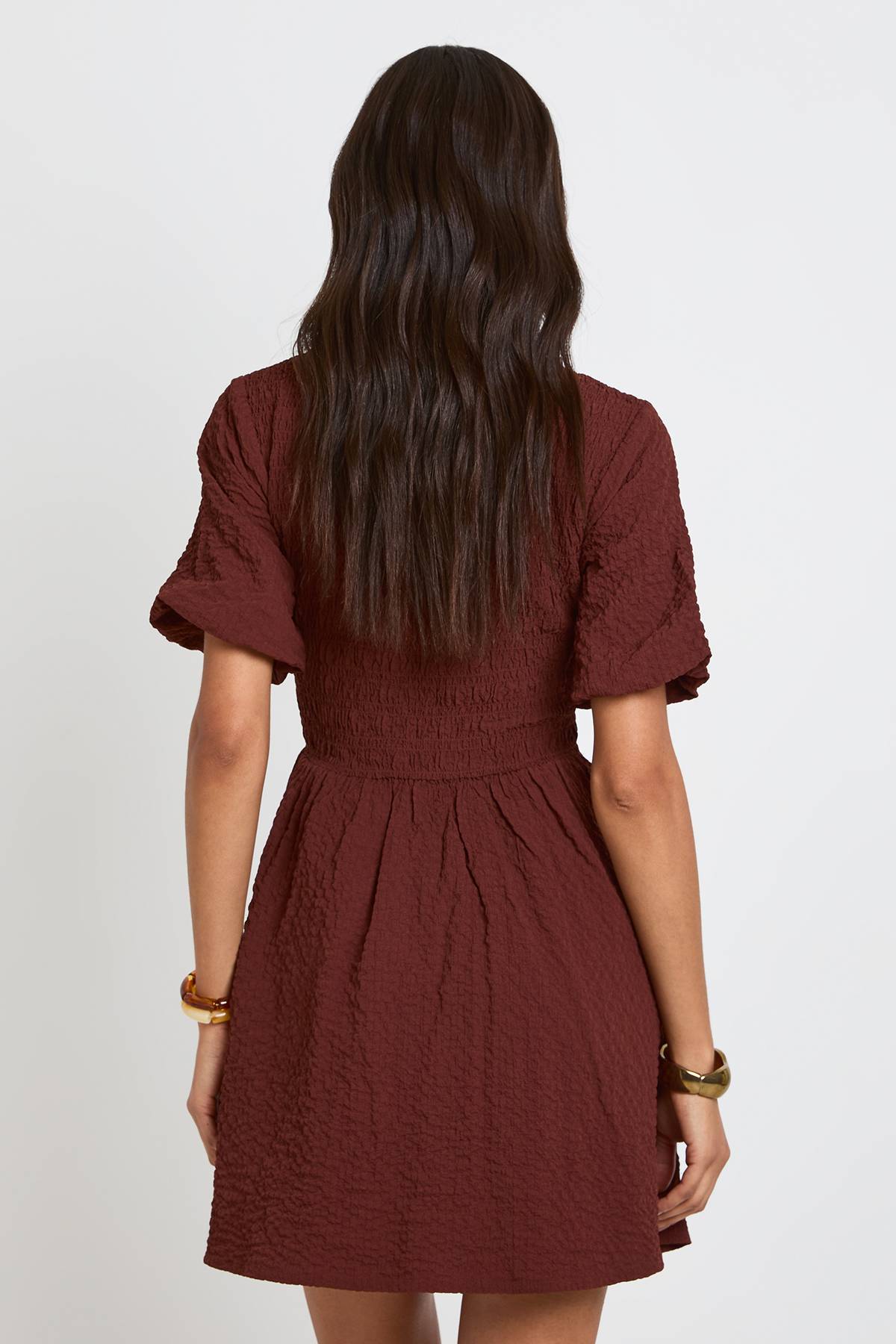 boohoo Robe Courte Texturée À Manches Volumineuses