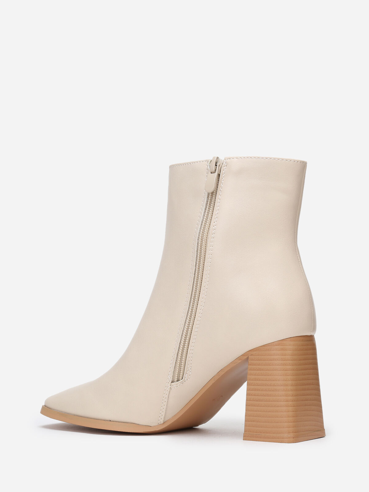 Bottines à bout carré et large talon- Beige