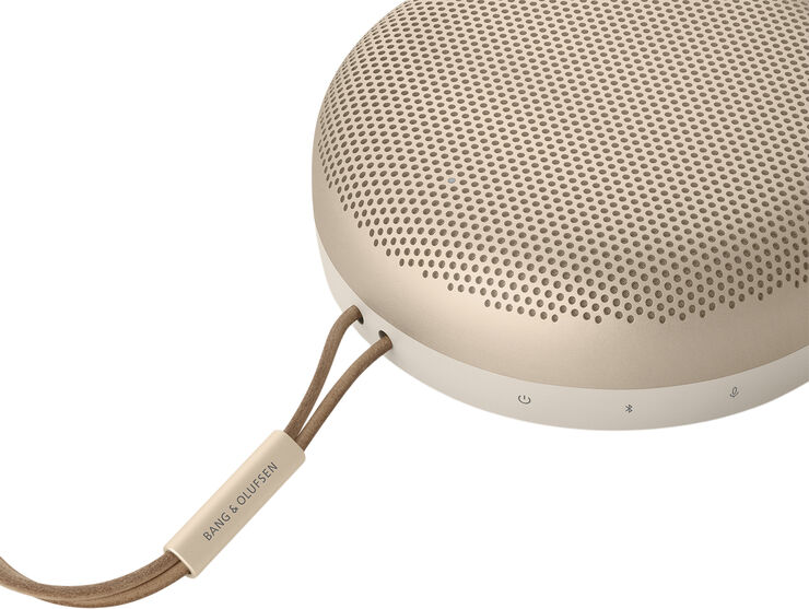 Bang & Olufsen Beosound A1 2nd Gen Bluetooth højttaler Gold tone