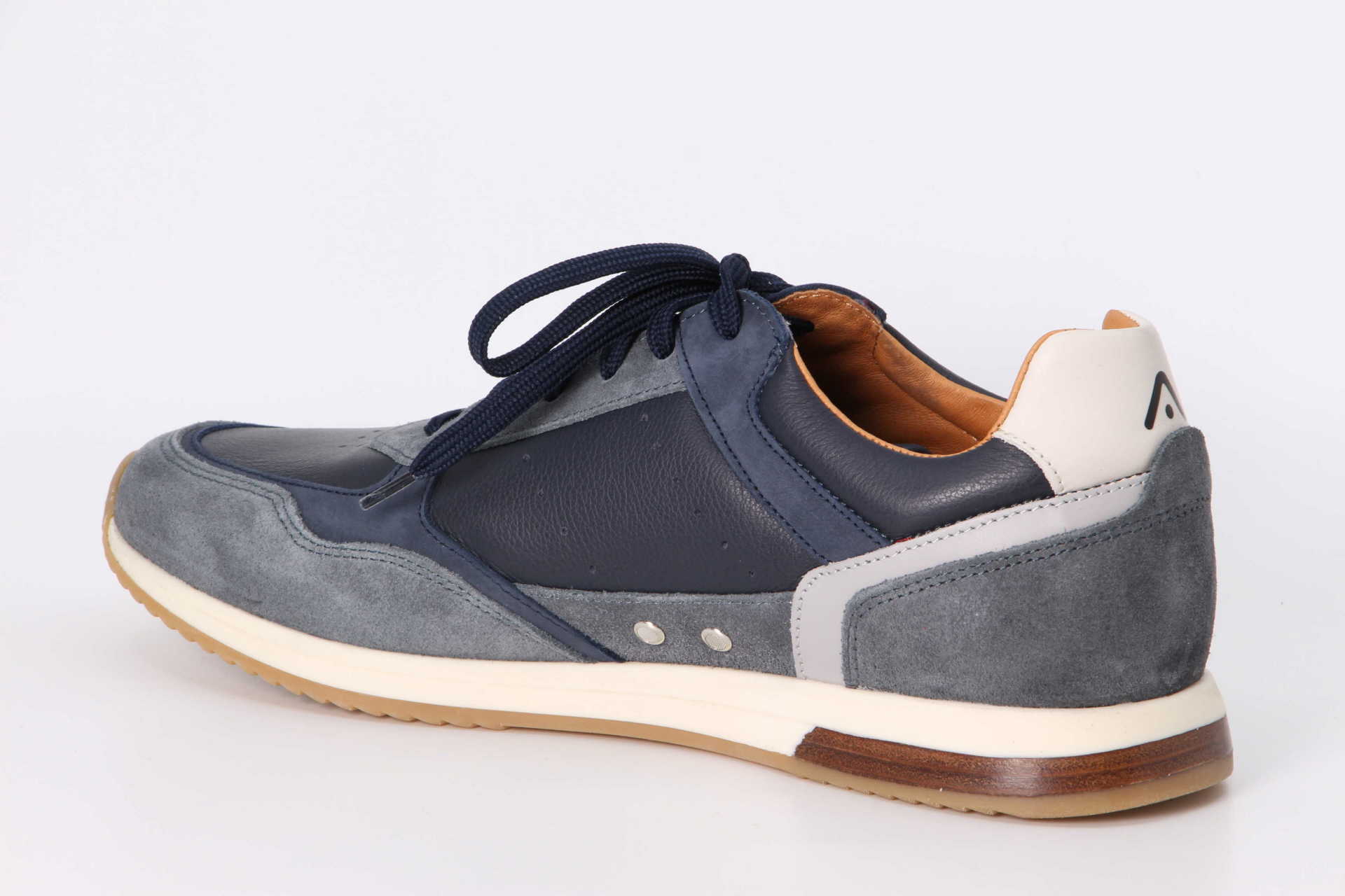 Ambitious SLOW navy