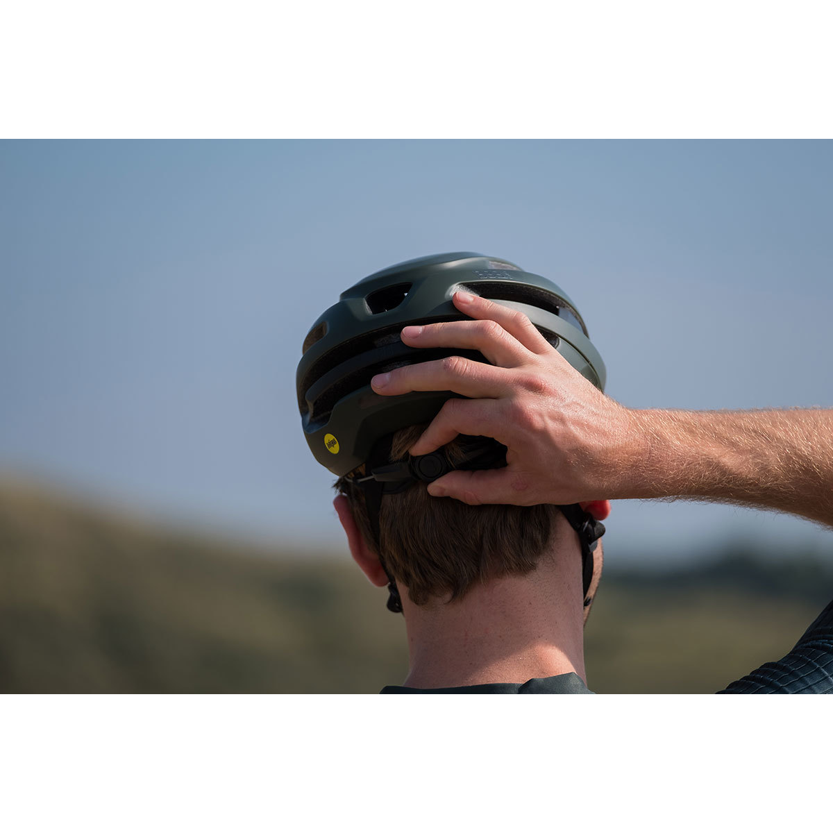 BBB Cycling Maestro MIPS BHE-10 Race Fietshelm Mat Olijfgroen