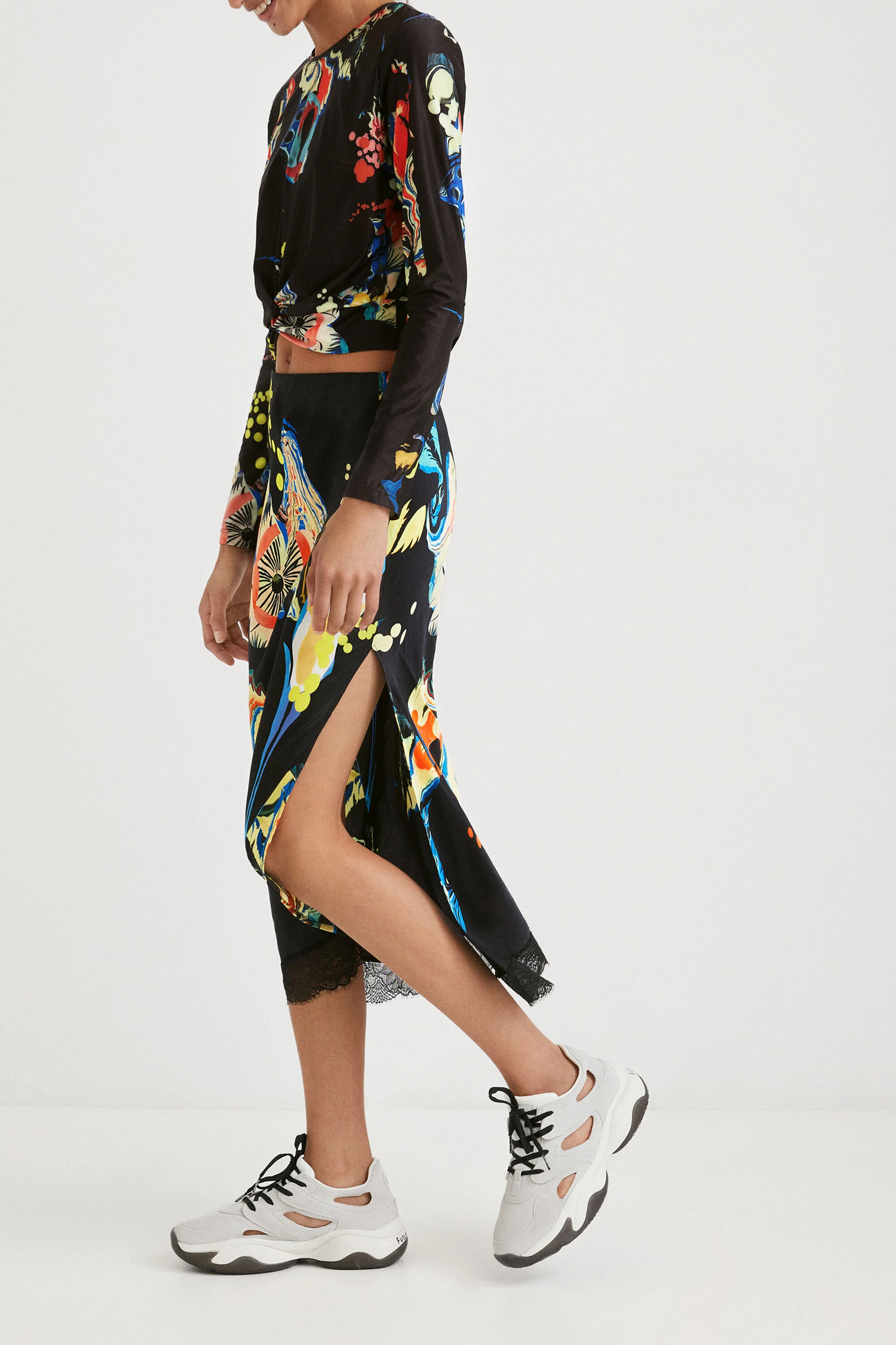 Saia midi justa estampada