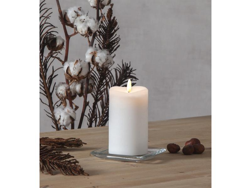 Star Trading LED-Kerze Pillar Flamme Ø 7.5 x 14 cm, Weiss Kerze aus Echtwachs mit LED Leuchte
