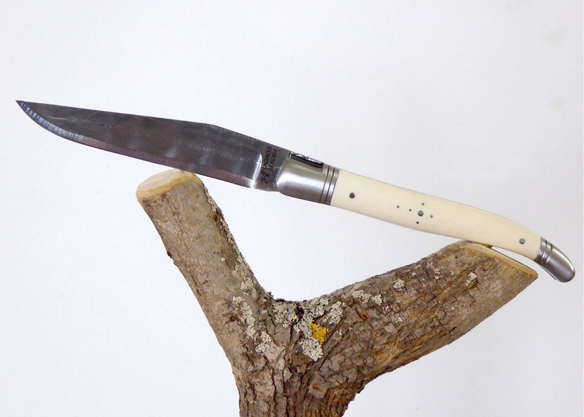 Couteau Laguiole avec un manche en Ivoire de Mammouth