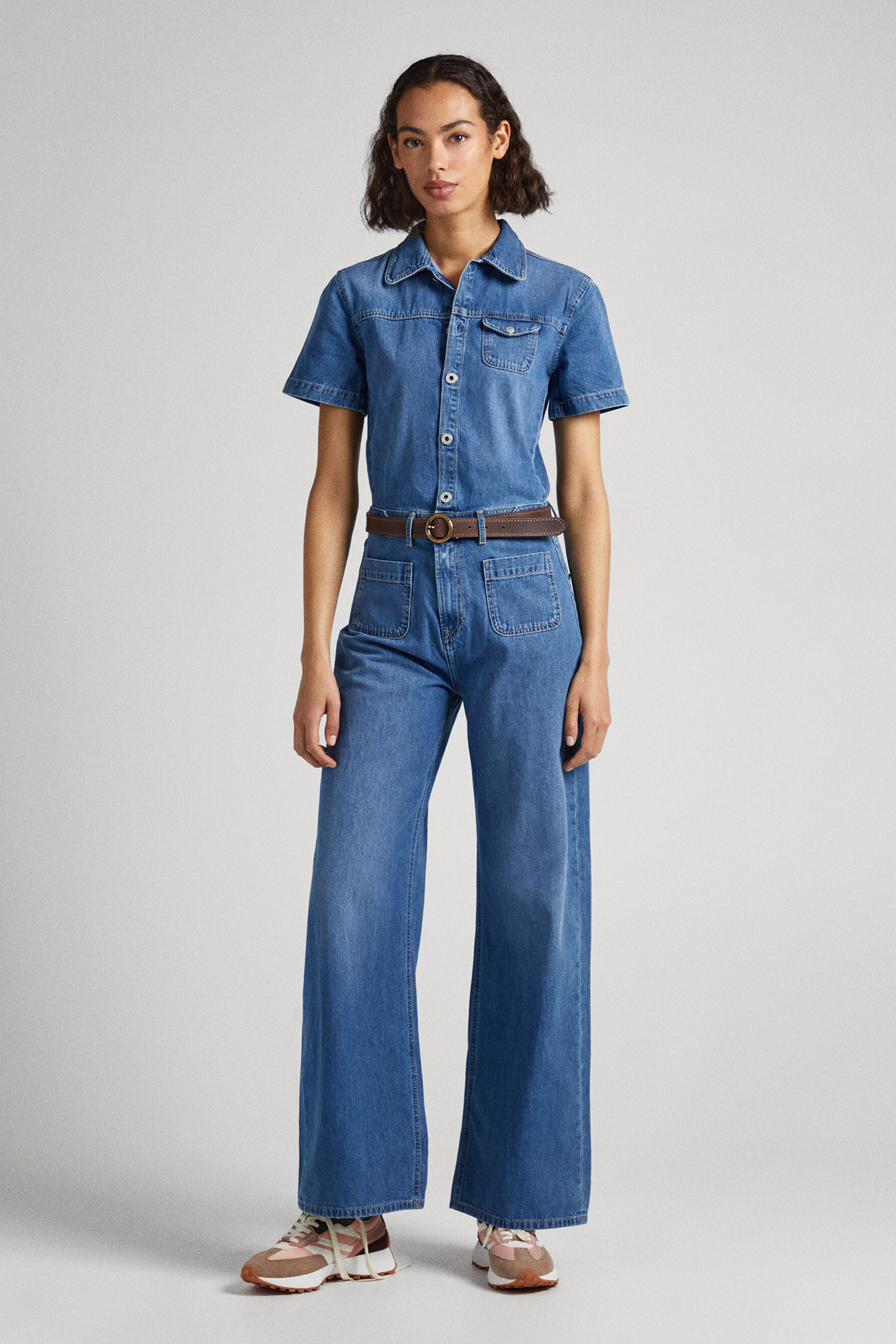 Macacão jeans comprido com mangas curtas