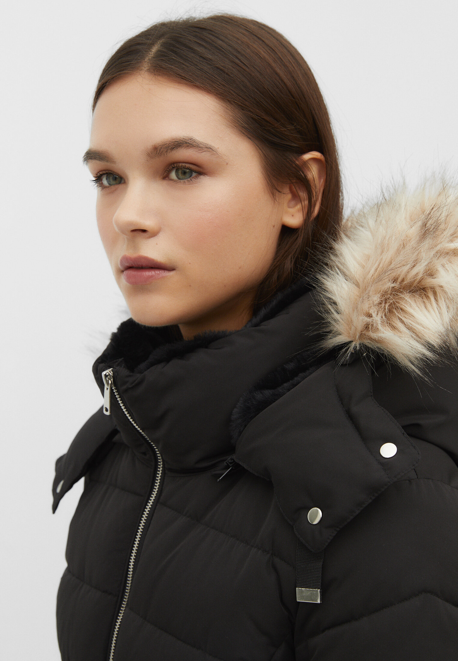 Jaqueta puffer com capuz removível
