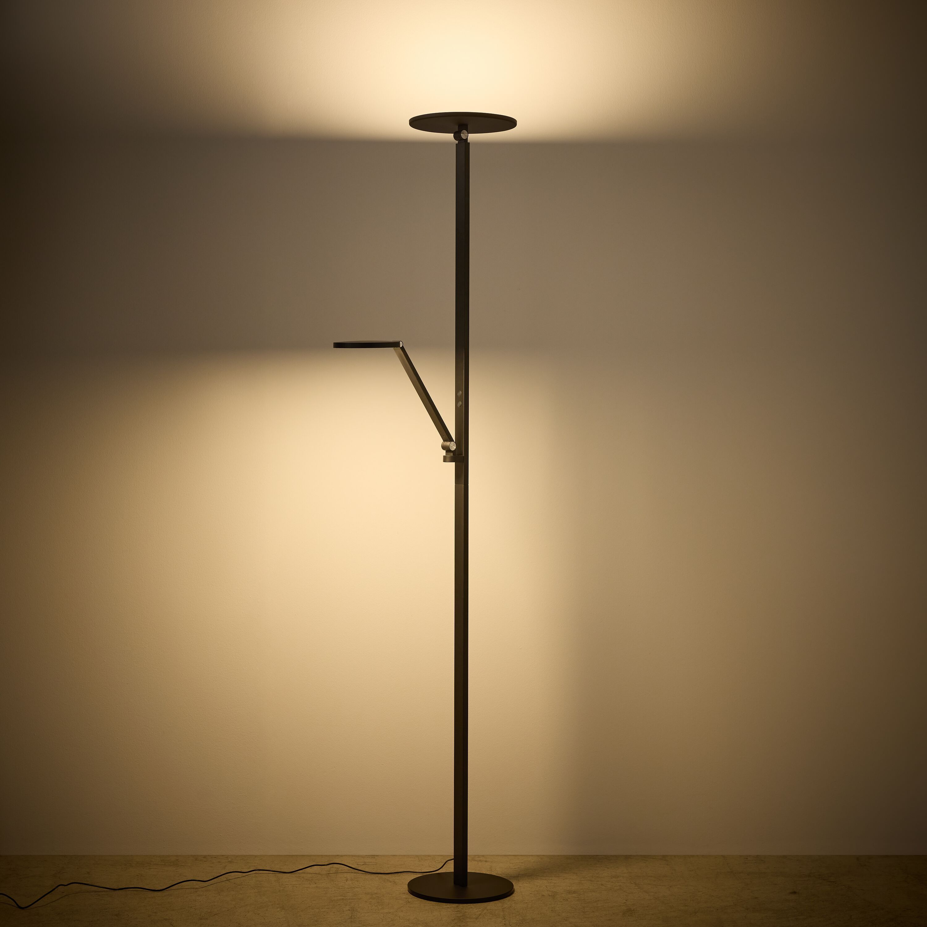 CERVINIA Stehleuchte - Schwarz / H: 179.8 cm x D: 25.0 cm