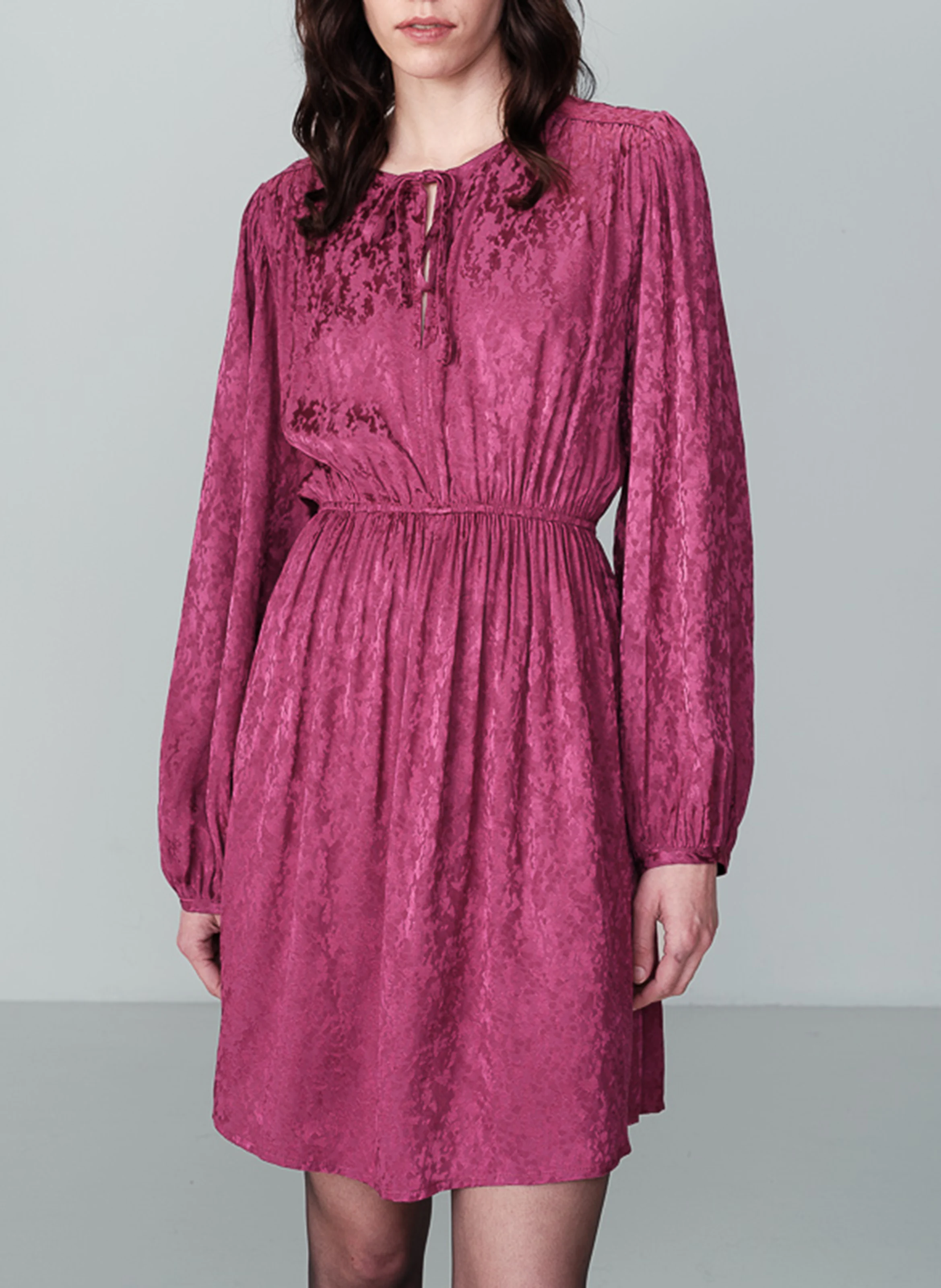 NOCES - Robe courte cintrée jacquard | Rose