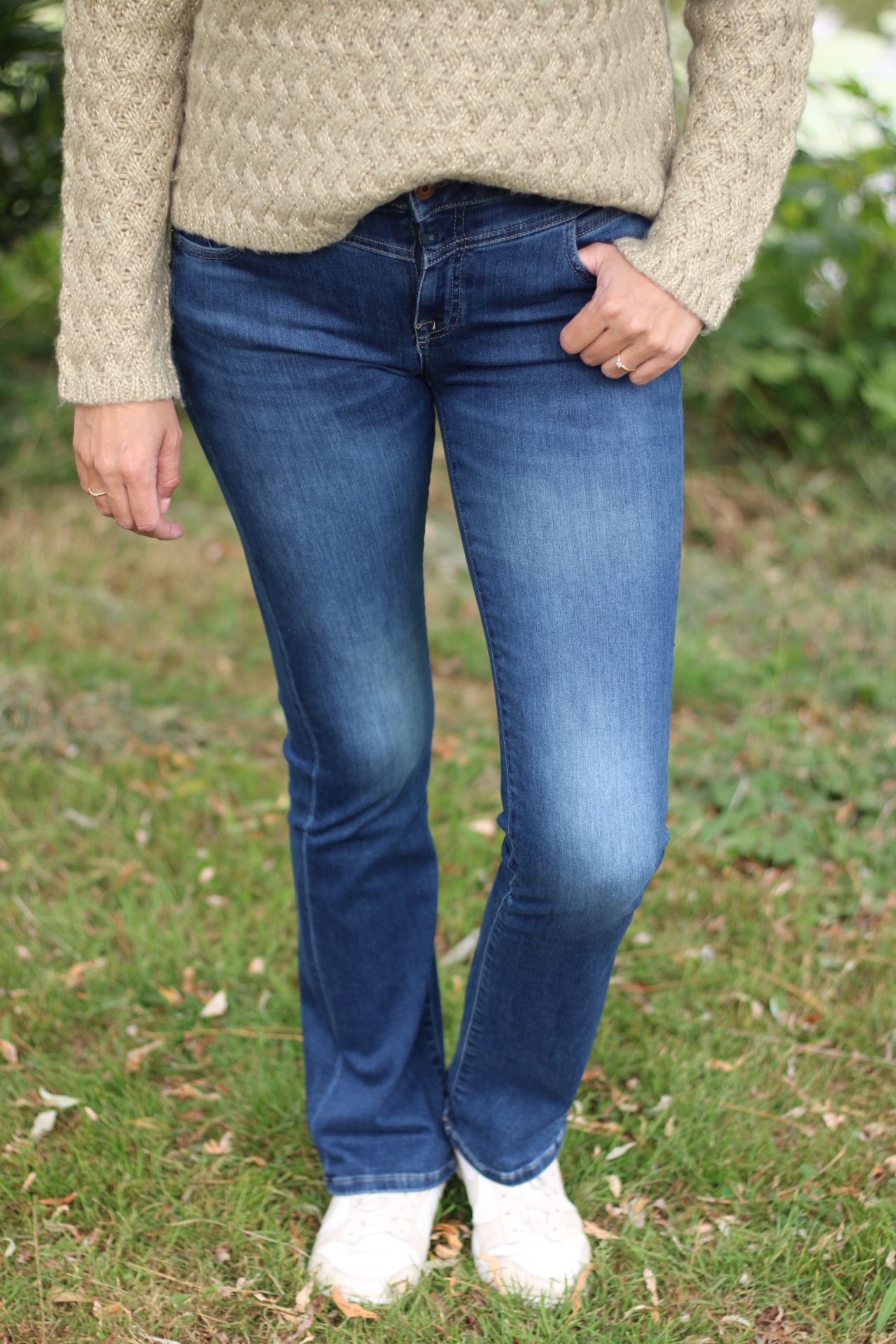 COJ Denim - Judith Mid Waist Jeans - Dark Blue