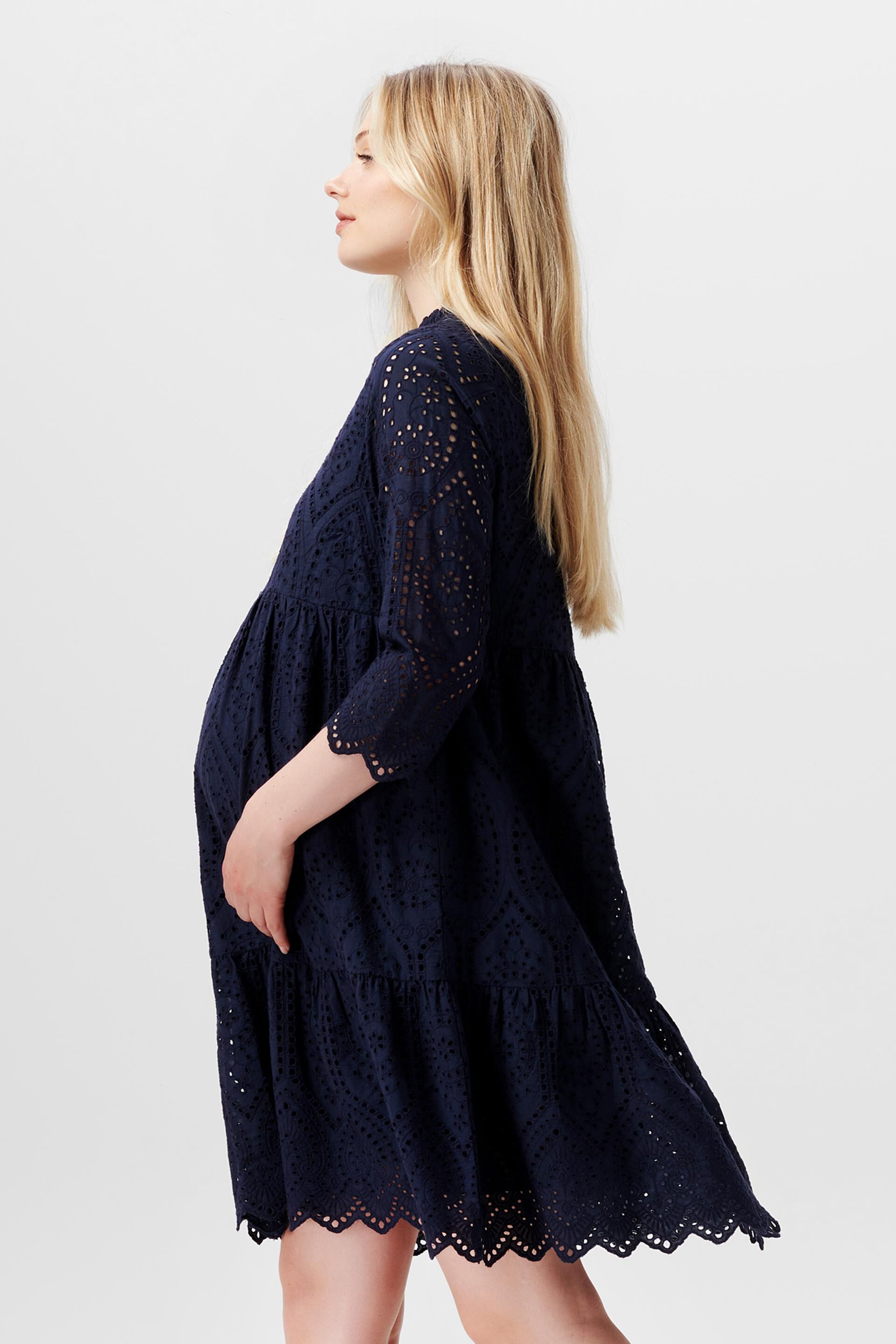 Robe ornée de broderie anglaise avec fonction d’allaitement