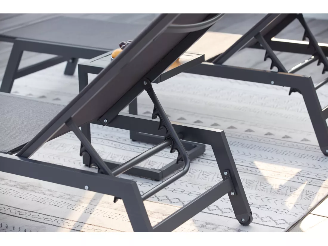 Lot de 2 transats + table d'appoint gris/noir PRATO