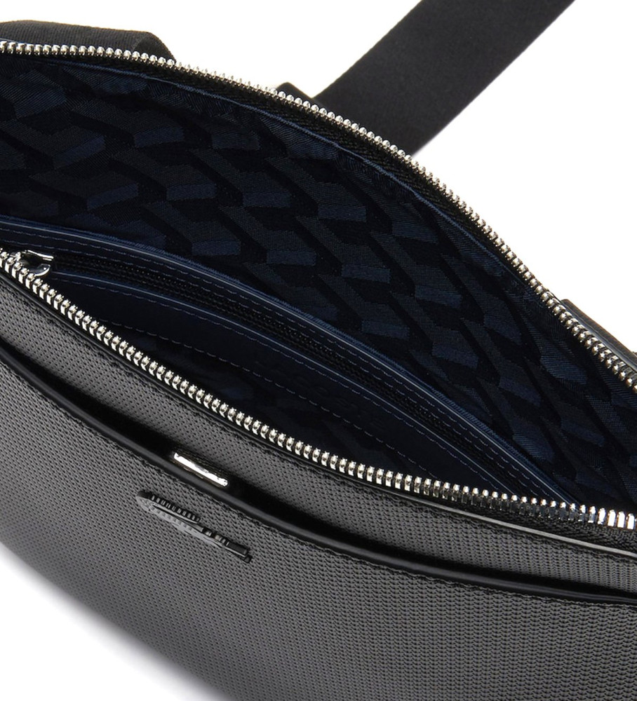 Bolsa de ombro Lacoste Chantaco em couro preto