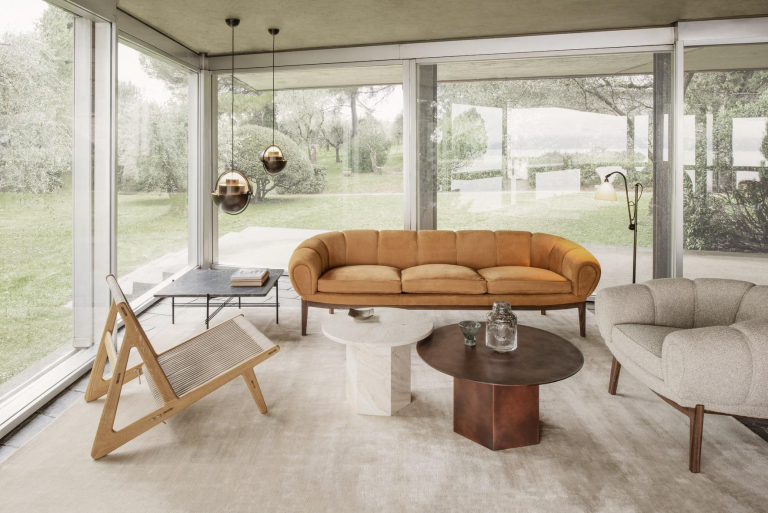 Gubi MR01 Initial fauteuil walnoot