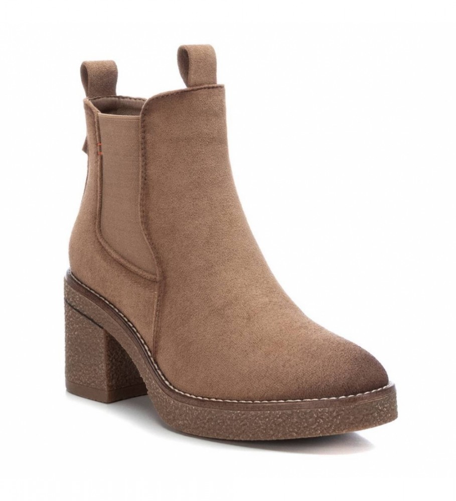 Botas de cano curto em camurça cor taupe - Salto de 7 cm
