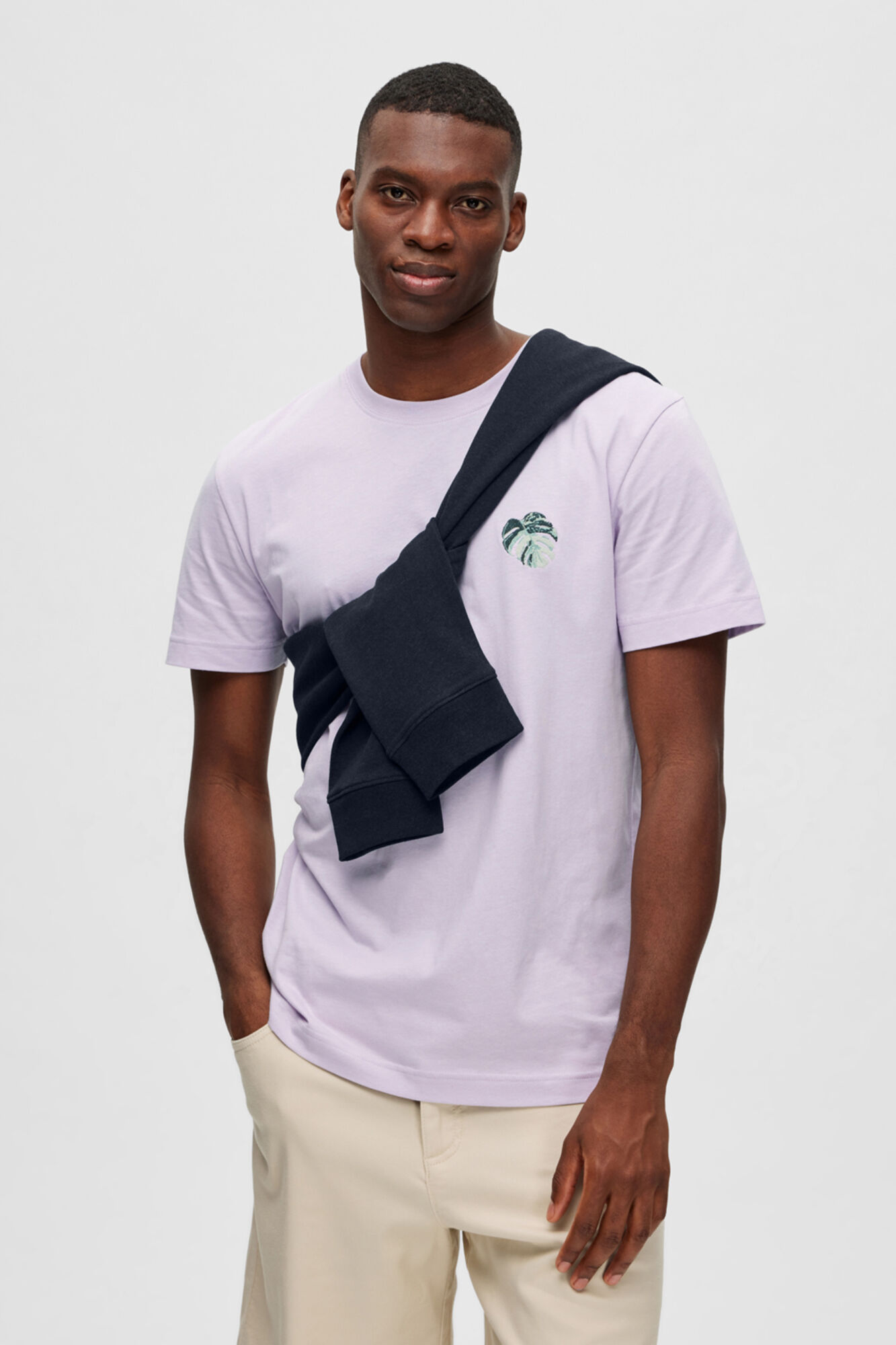 Camiseta de algodão orgânico com detalhes bordados - Lilás