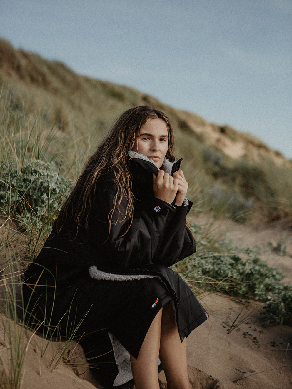 Dryrobe Advance Large Long Sleeve Surf Poncho black grey
