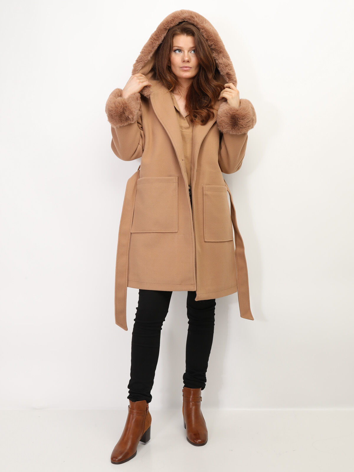 Manteau à capuche et manches fourrées- Camel