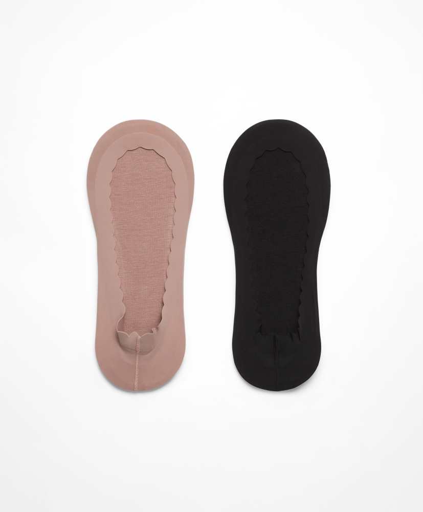 2 pares de meias tipo cano curto em microfibra com ondas e decote baixo.