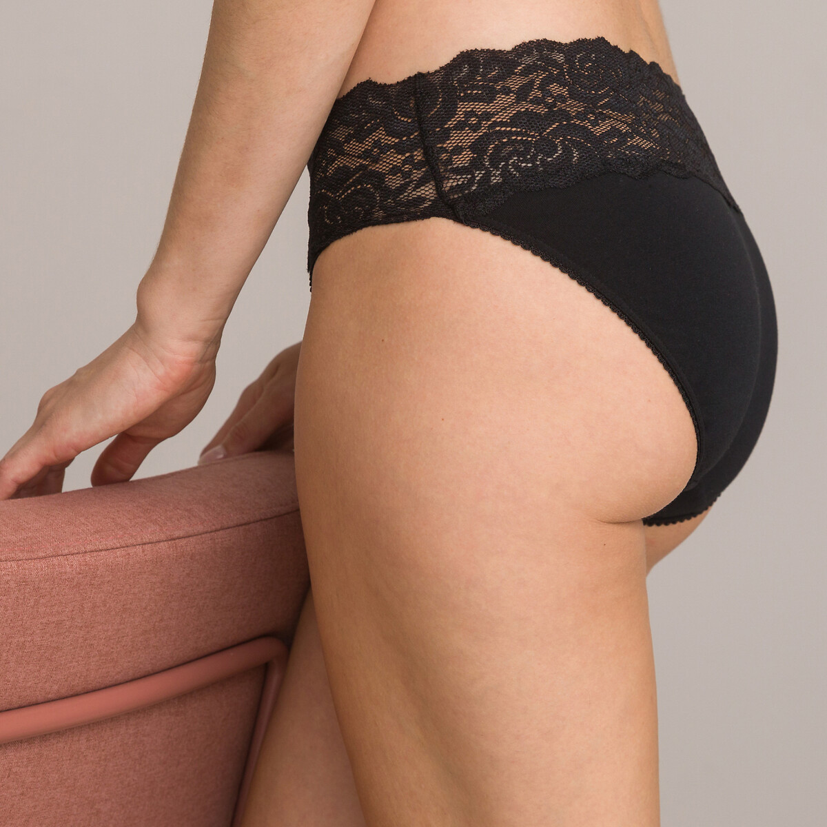 ANNE WEYBURN<br>Conjunto de 3 calcinhas com cós largo de renda