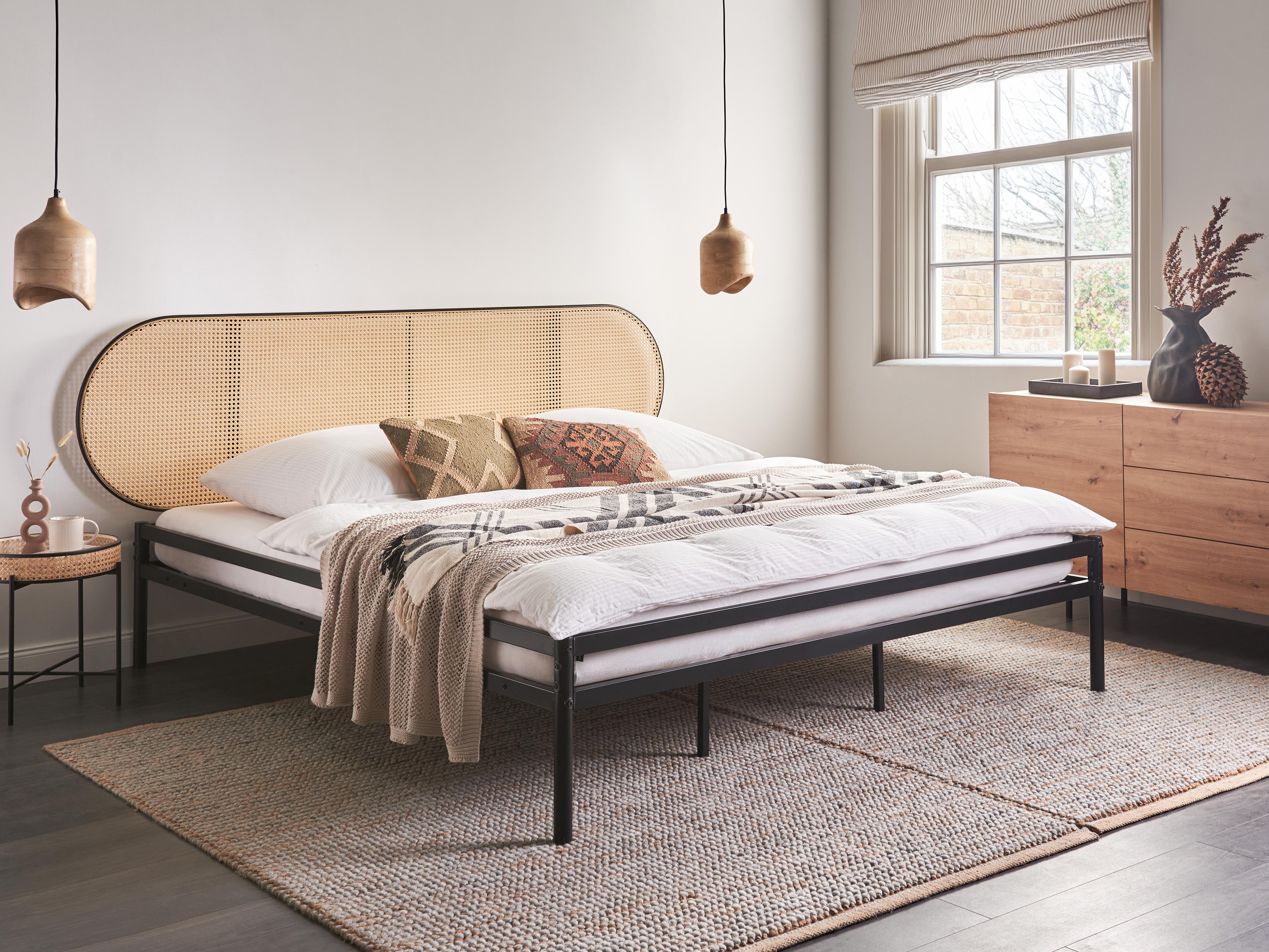 Bed PE rotan BOULIN 180 x 200 cm Zwart
