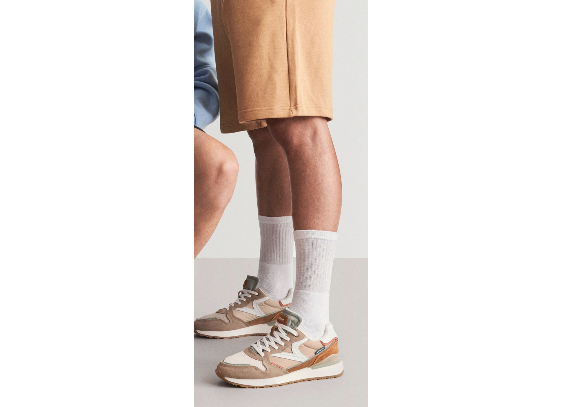 8802105 beige