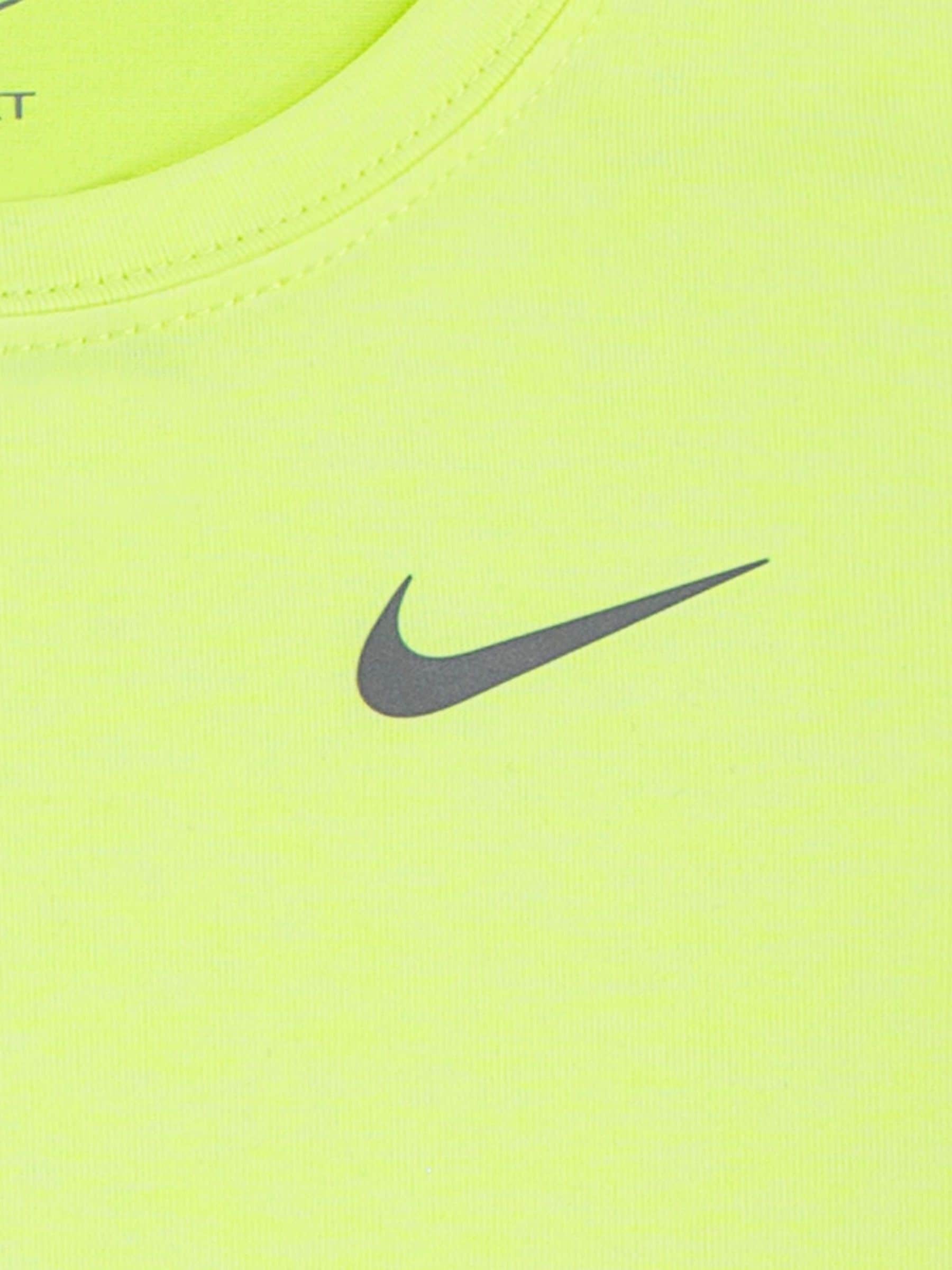 Grijs - Nike DriFIT-set van short en T-shirt voor kleine kinderen
