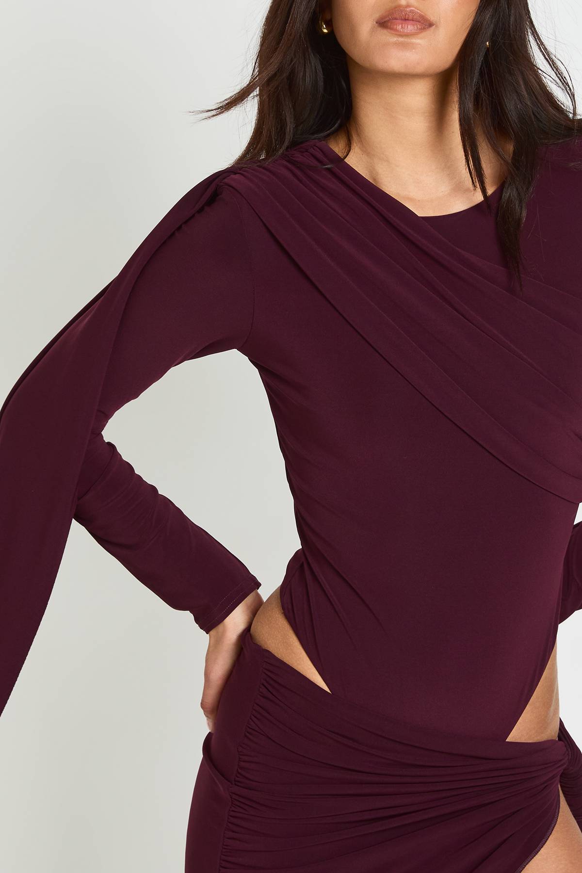boohoo Body À Détail Drapé Devant Double Couche En Tissu Slinky