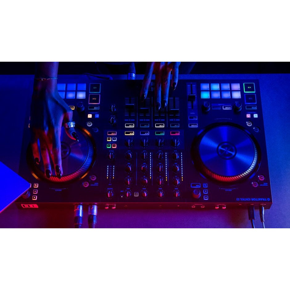 Native Instruments Traktor Kontrol S3 DJ controller