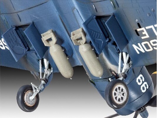 Revell - F4U-4 Corsair Modelfly - 1:72 - Level 3 - 03955