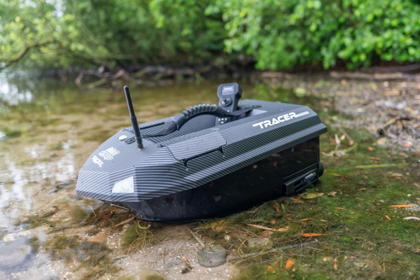 Bateau amorceur Navicarp Tracer Carbone