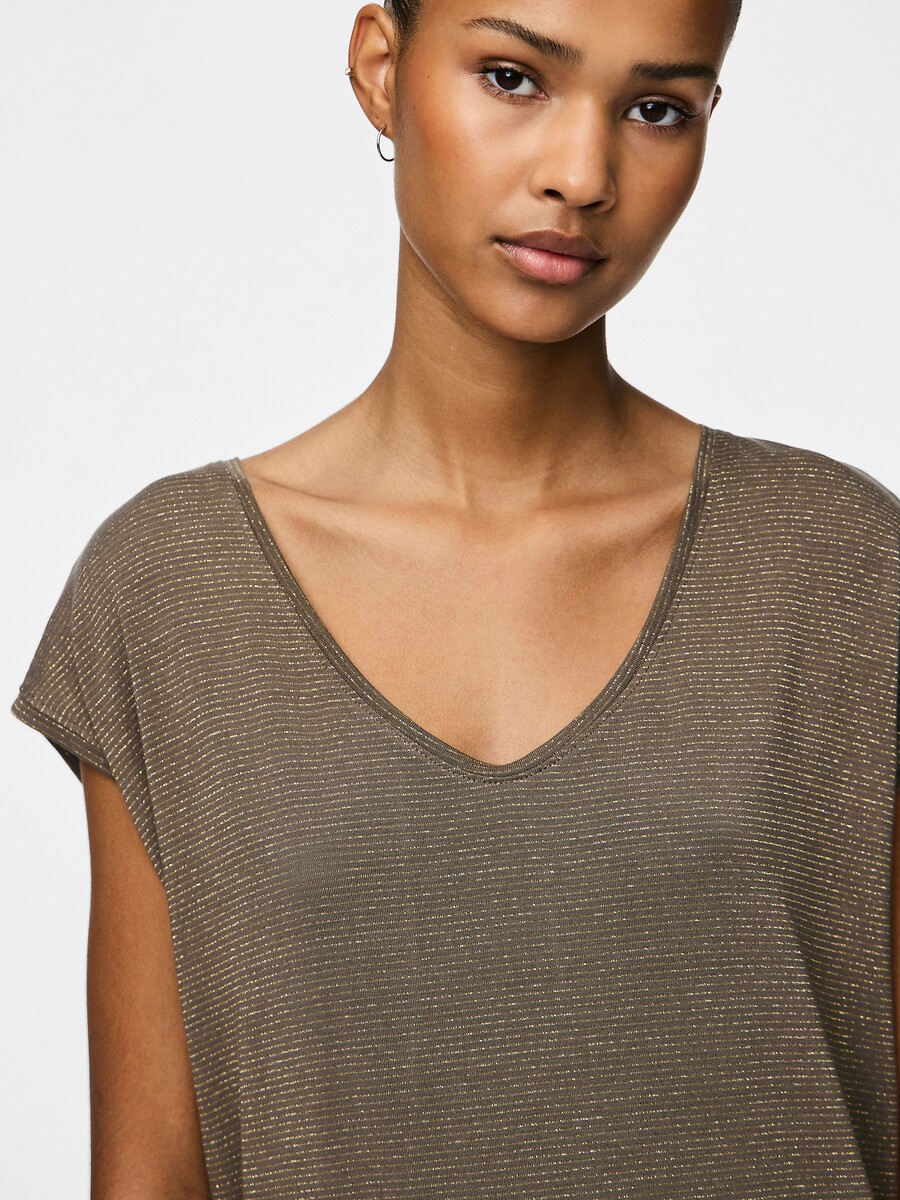 PEÇAS<br>Camiseta com efeito brilhante