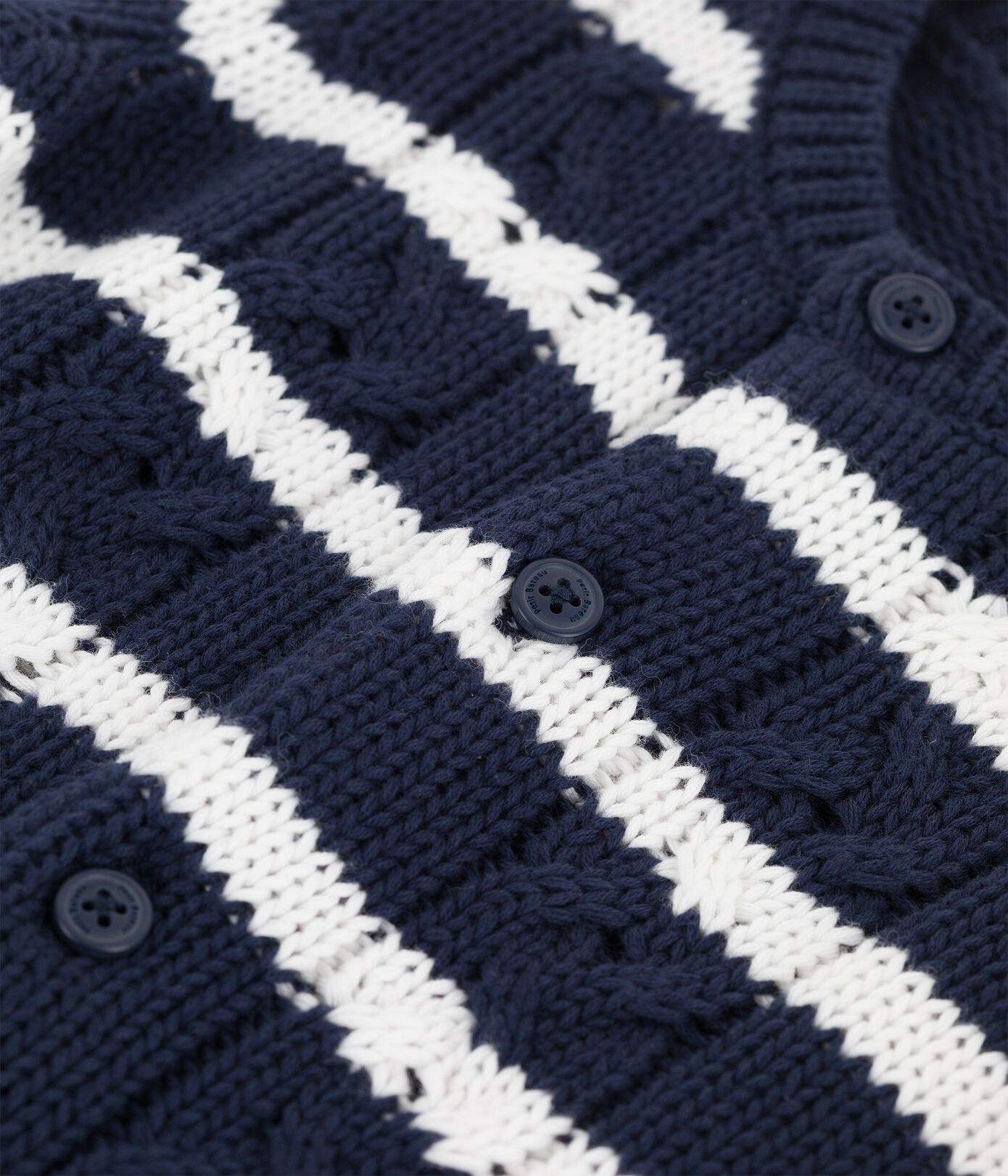 Cardigan en tricot torsadé bébé