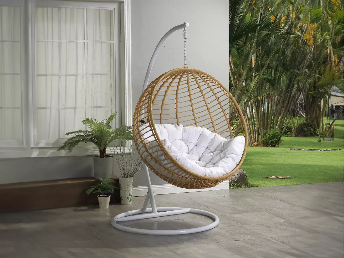 Fauteuil suspendu en résine tressée - Naturel clair avec coussin blanc - BONTOC de MYLIA