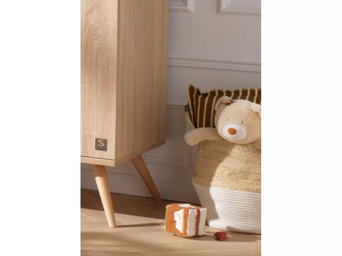 Peluche ours beige avec détails brodés