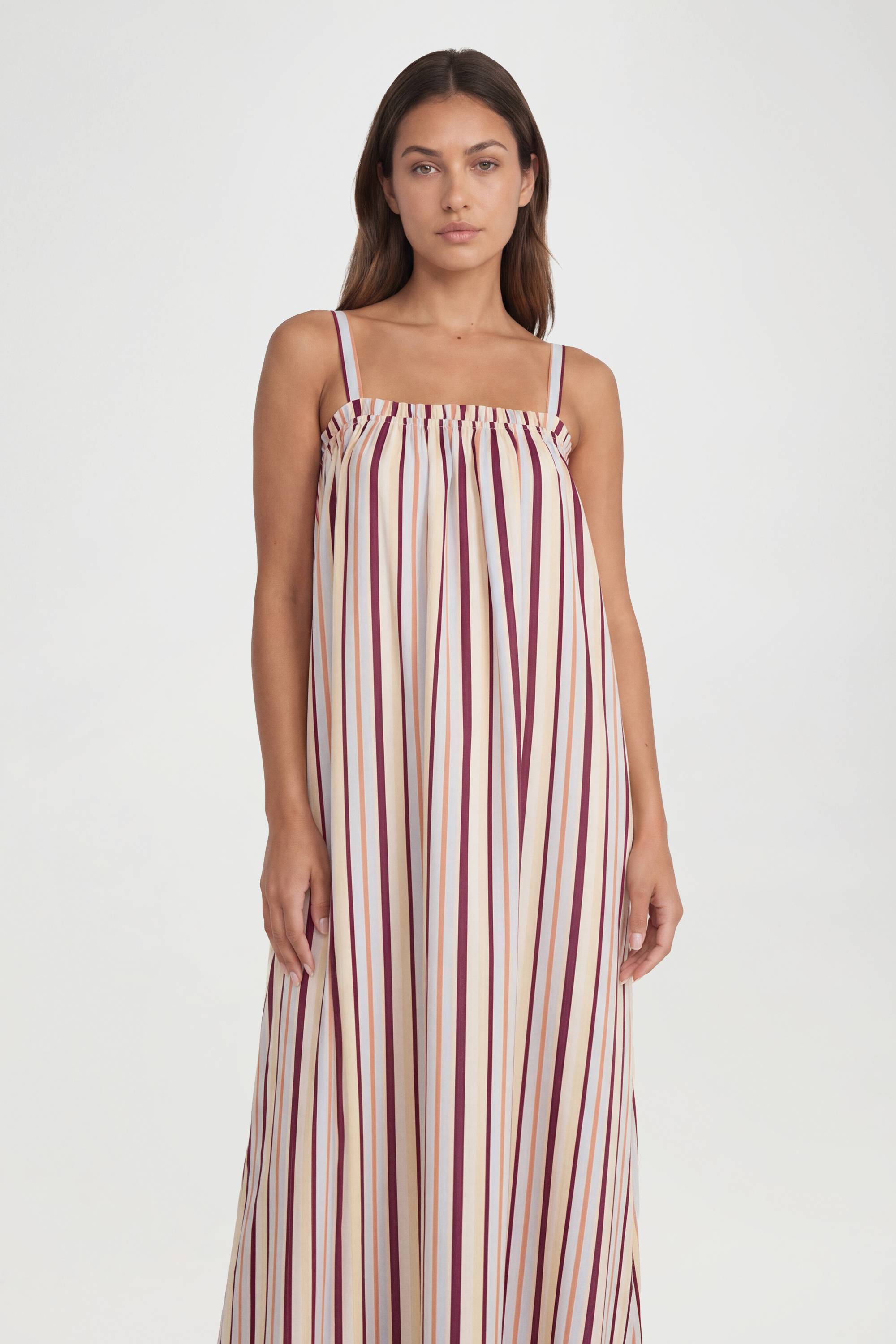 boohoo Robe Longue Évasée À Rayures En Popeline De Coton Pour Grandes Tailles