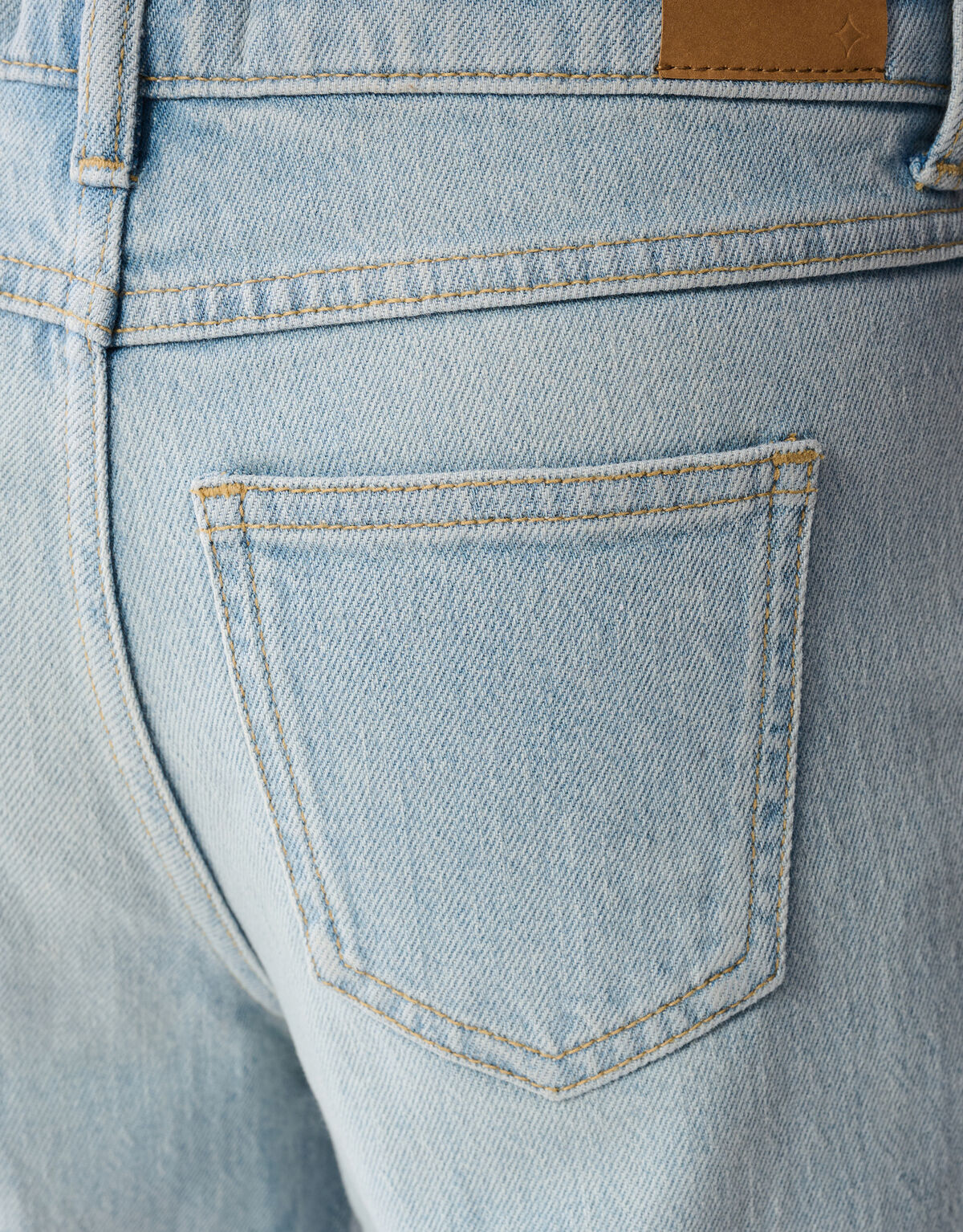 Strass Barrel Fit Jeans Bleached