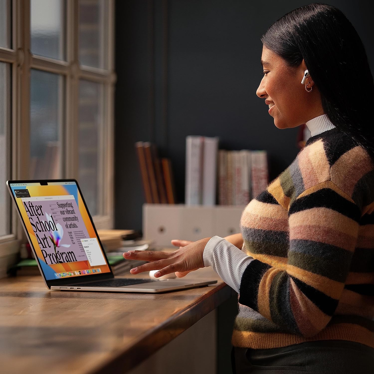 Notebook Apple MacBook Air 2023 com chip M2: Tela Liquid Retina de 15,3 polegadas, 16 GB de memória unificada, 512 GB de armazenamento SSD, câmera FaceTime HD de 1080p, Touch ID.
