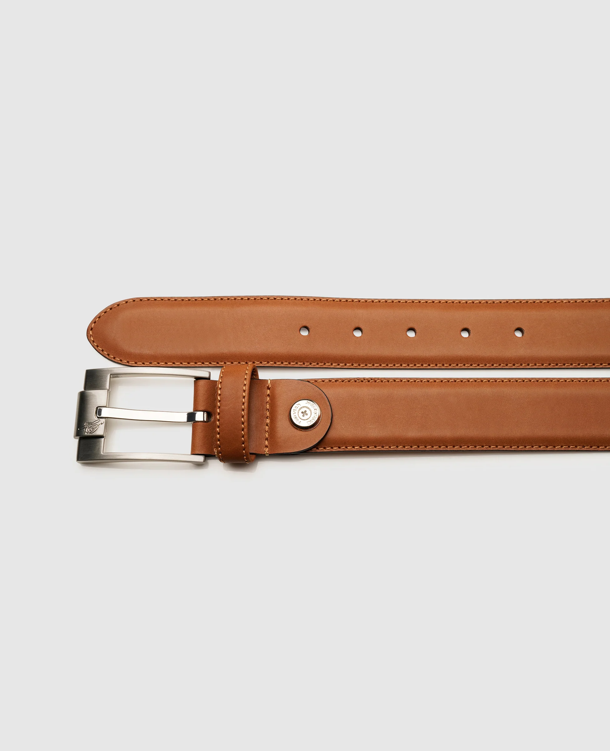 Levente Plain AC