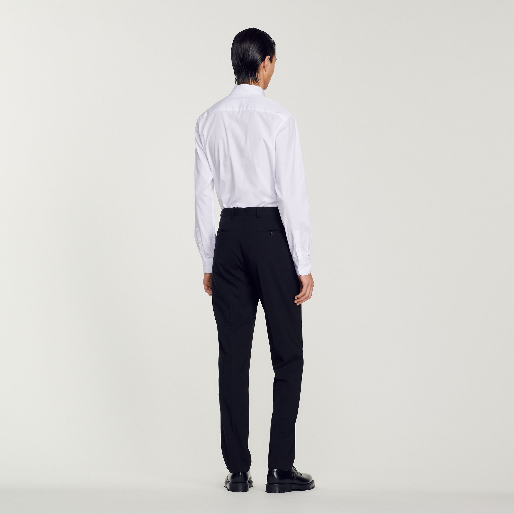 Pantalon de costume á coupe classique