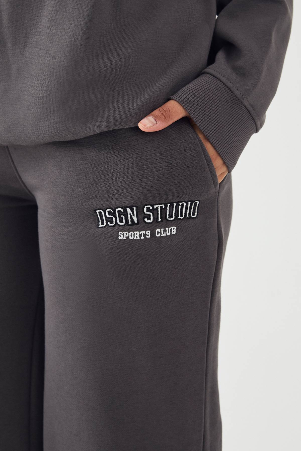 Jogging Droit DSGN Studio avec Appliqué