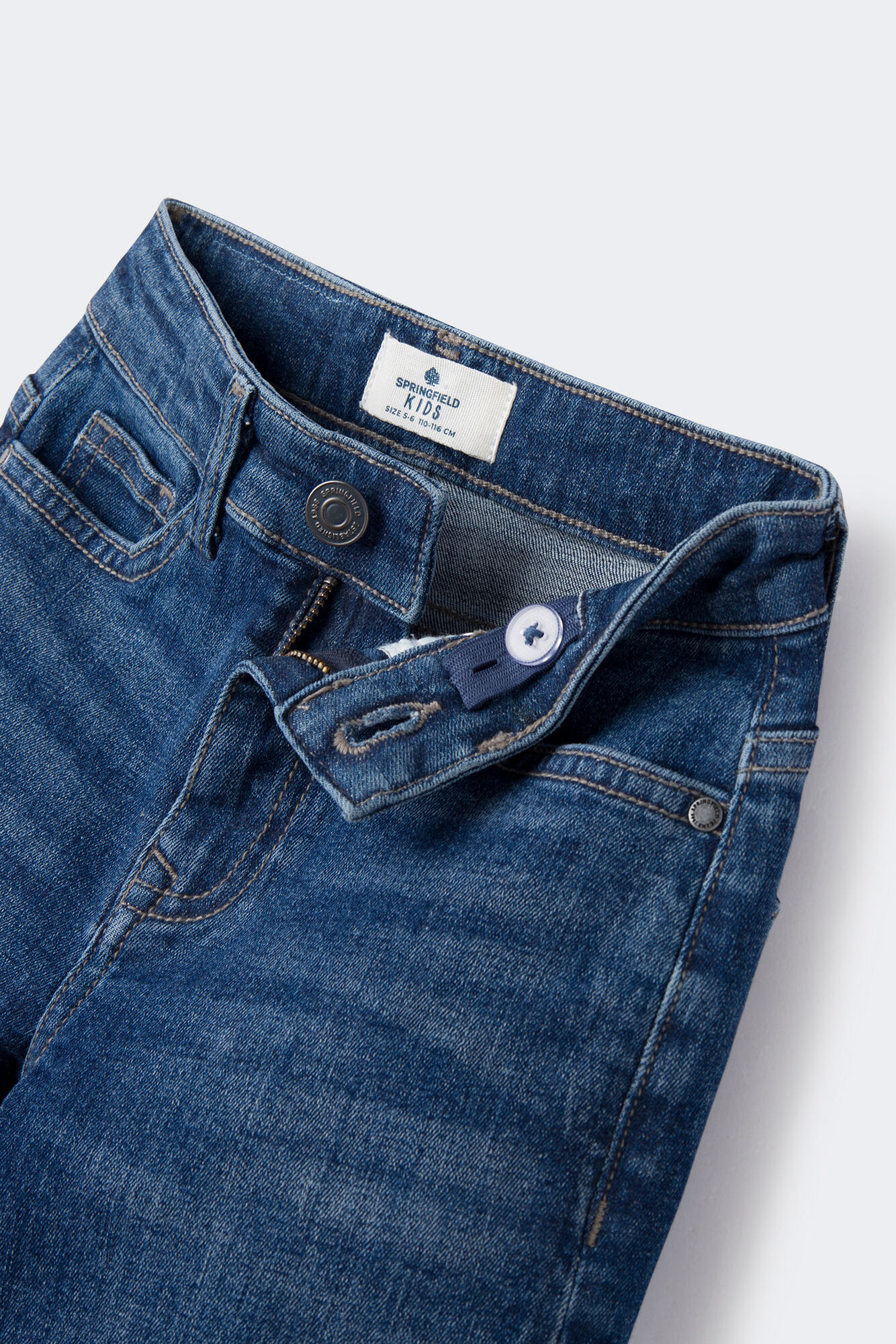 Calças jeans escuras para meninos