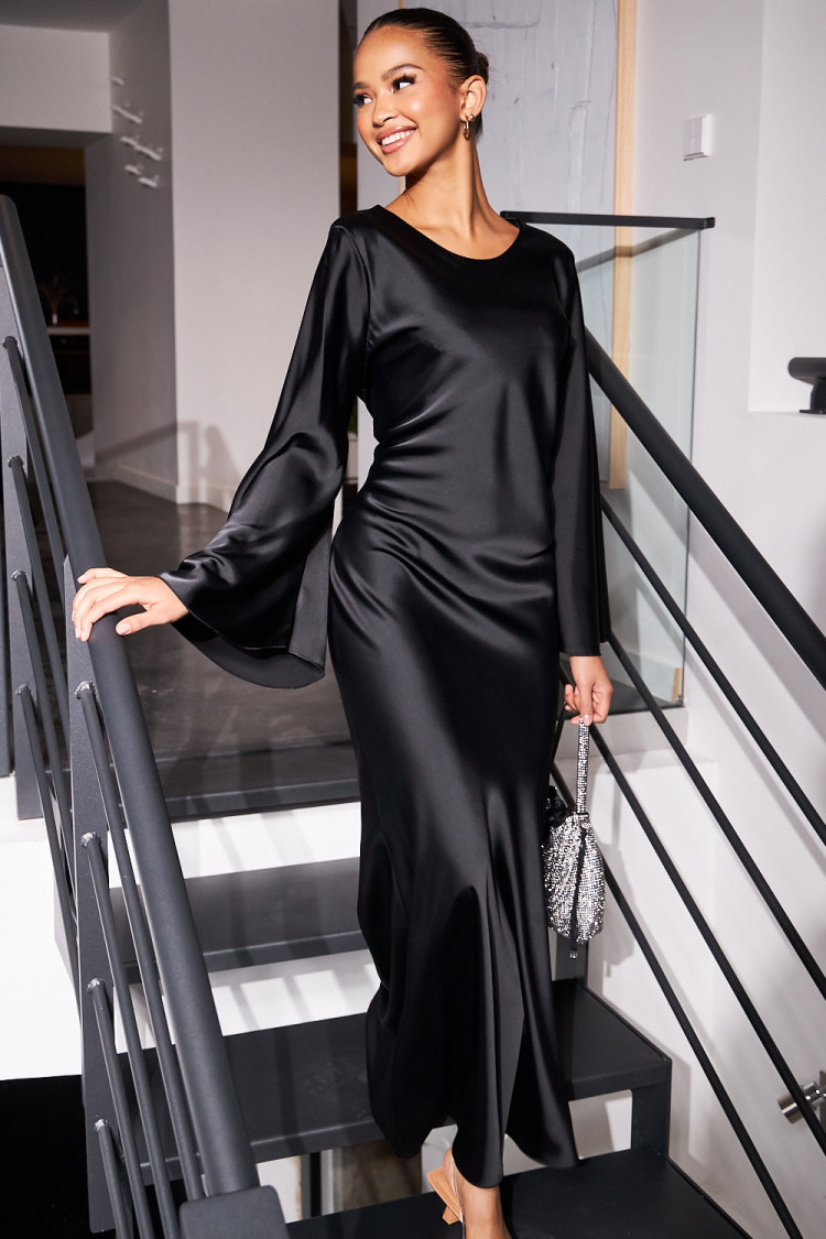 Robe ample satinée noire
