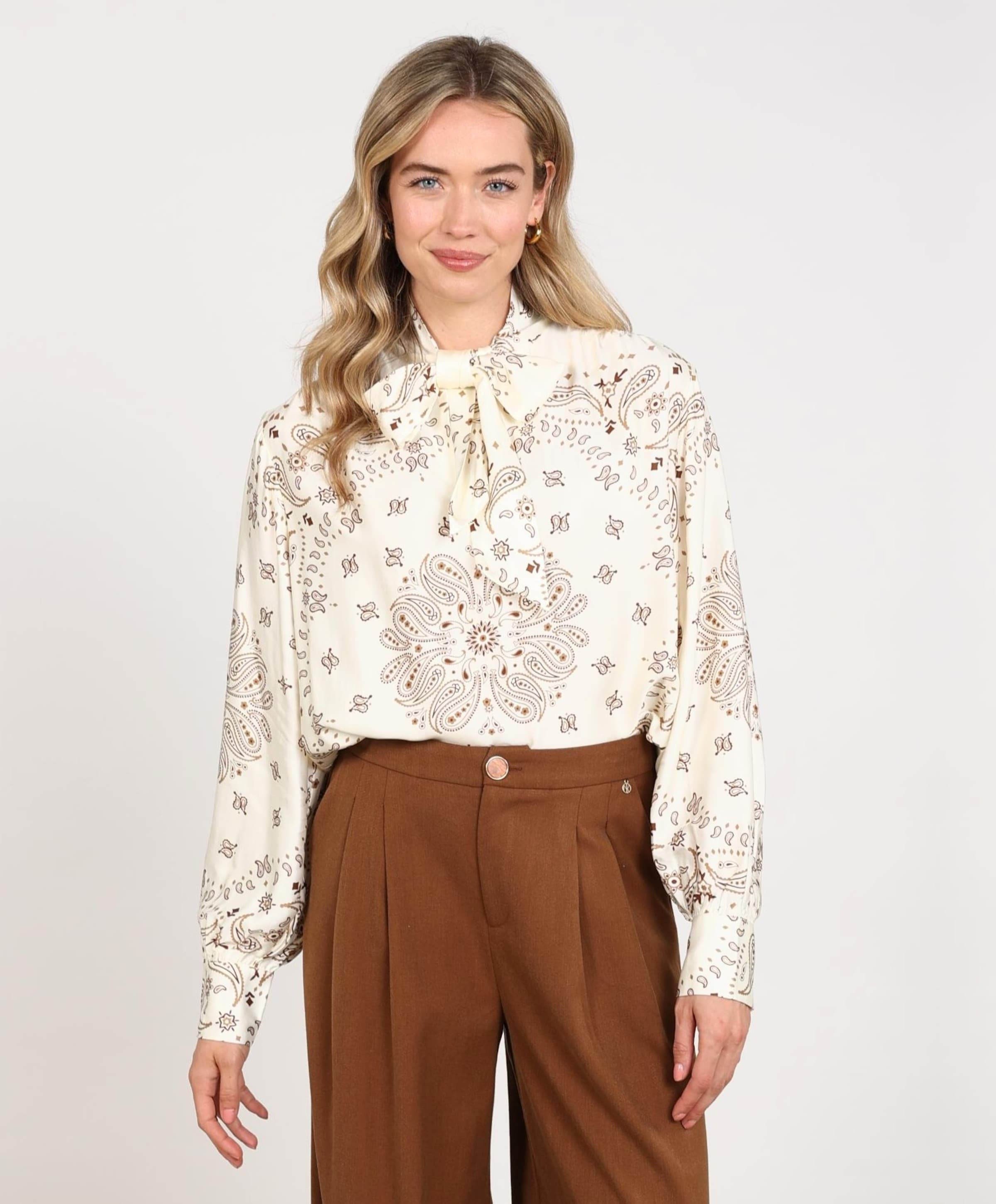 Nukus Dames blouse ecru