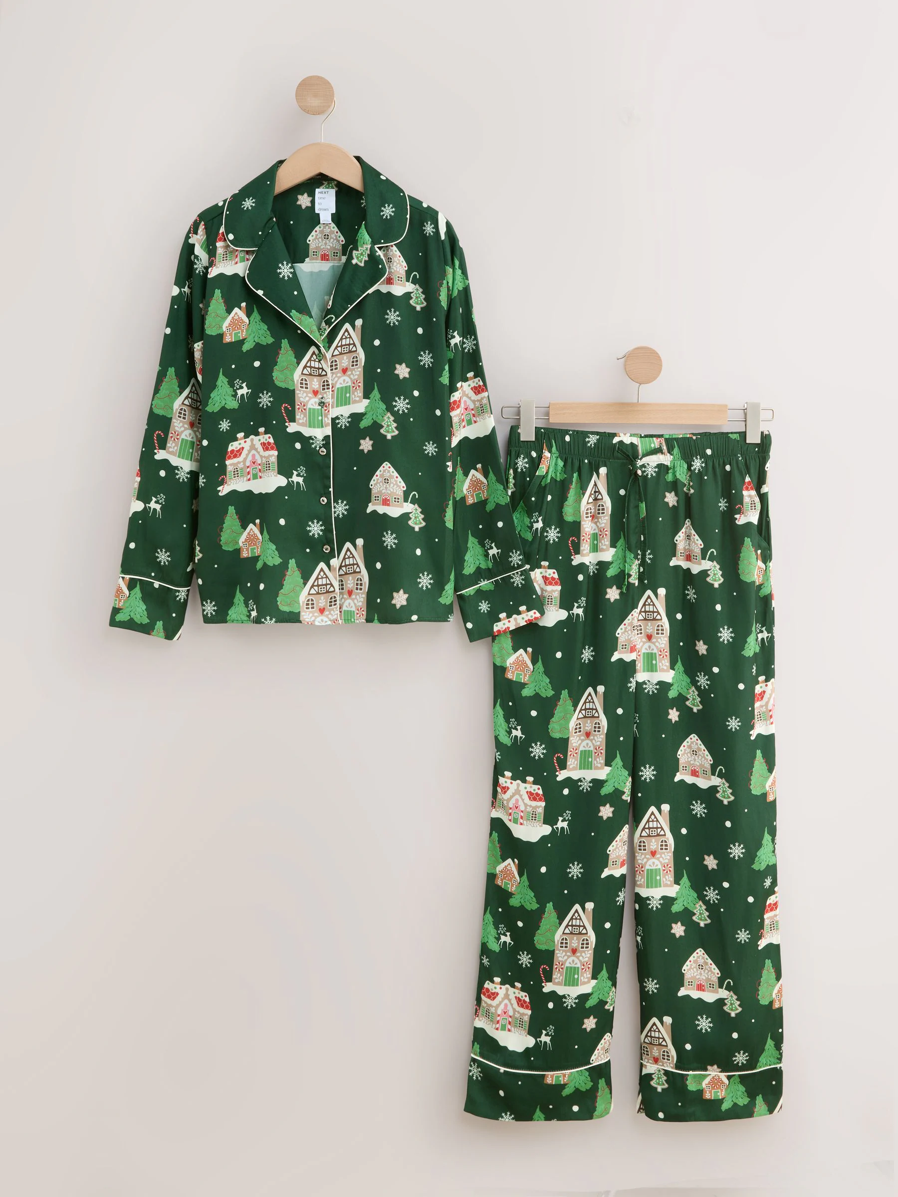Groen met peperkoekprintmotief - Satin Button Through Christmas House Pyjamas
