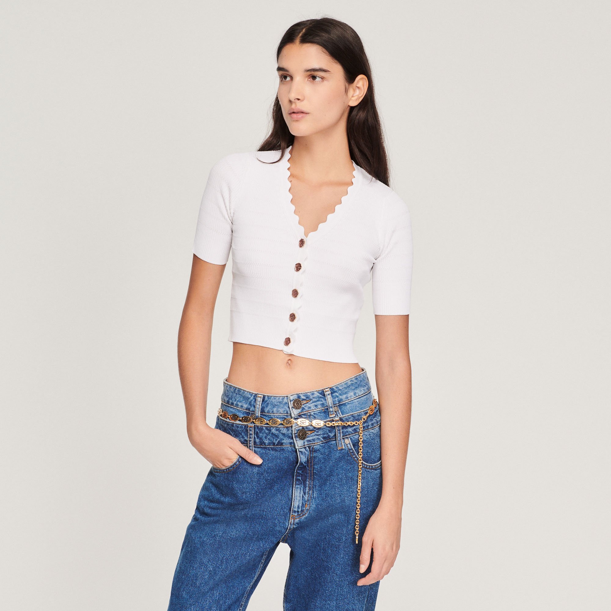 Pull en maille et boutons fantaisie