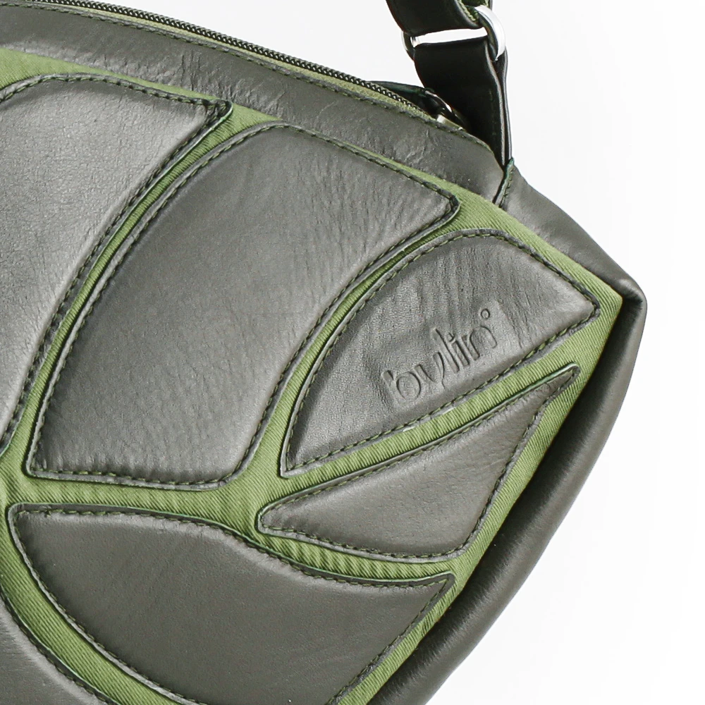 Daun Vintage Shine Leather Green On Green Canvas